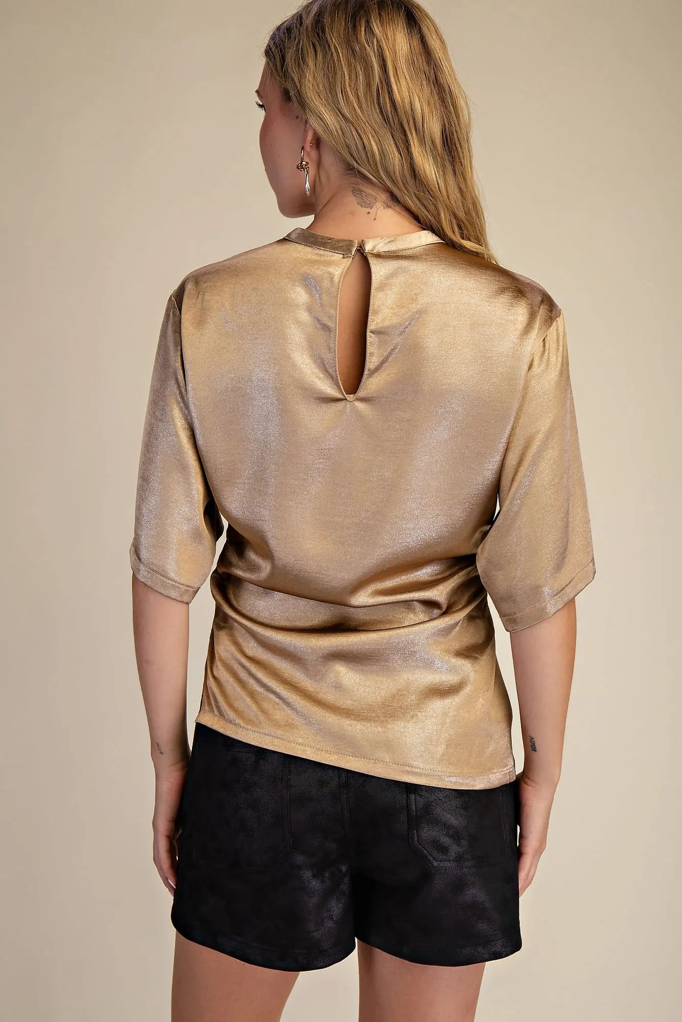 Glam Round neck asymmetrical hem short sleeve top